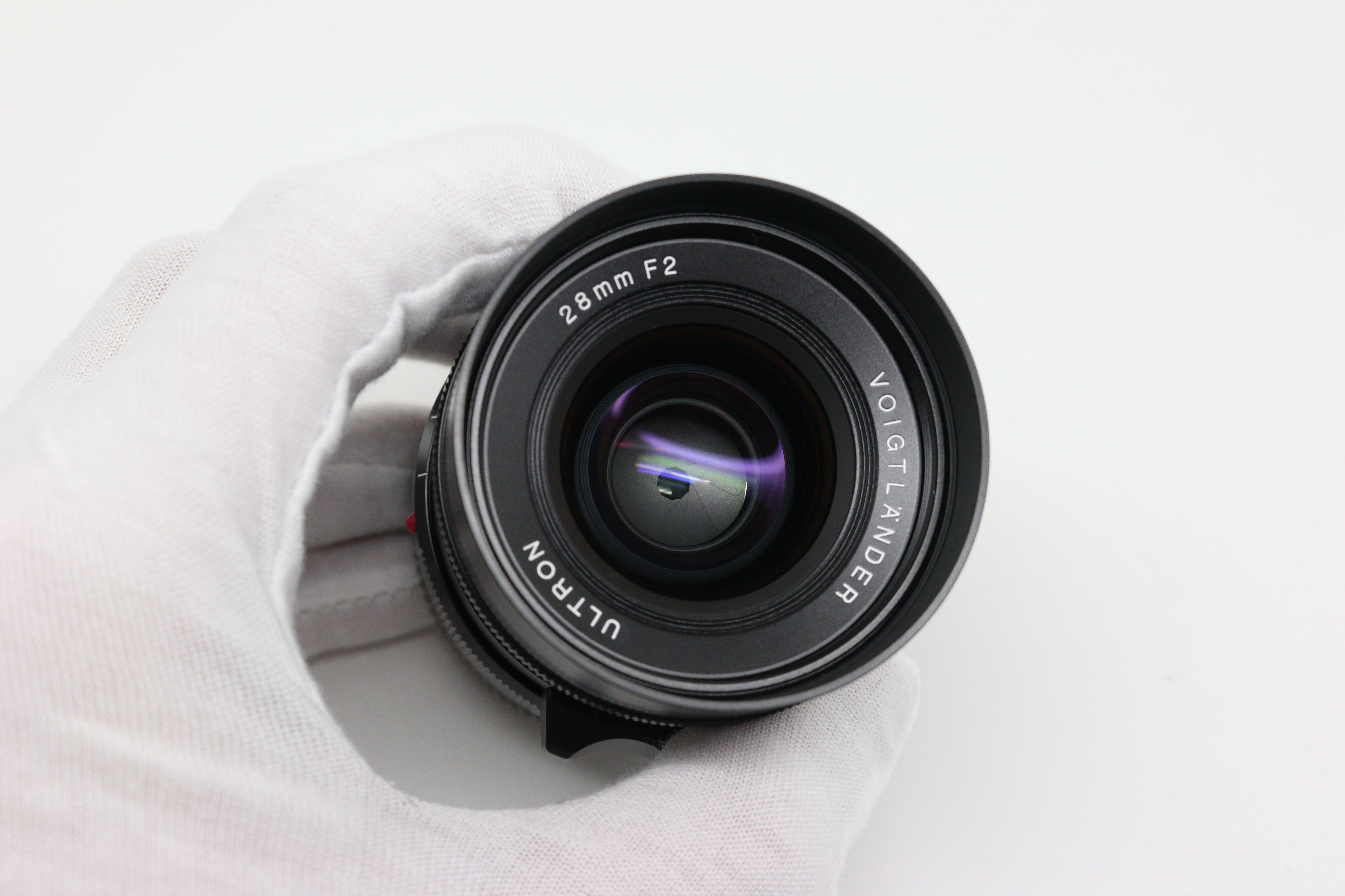 Voigtlander 28mm f2 VM Ultron Lens w/ Lens Hood