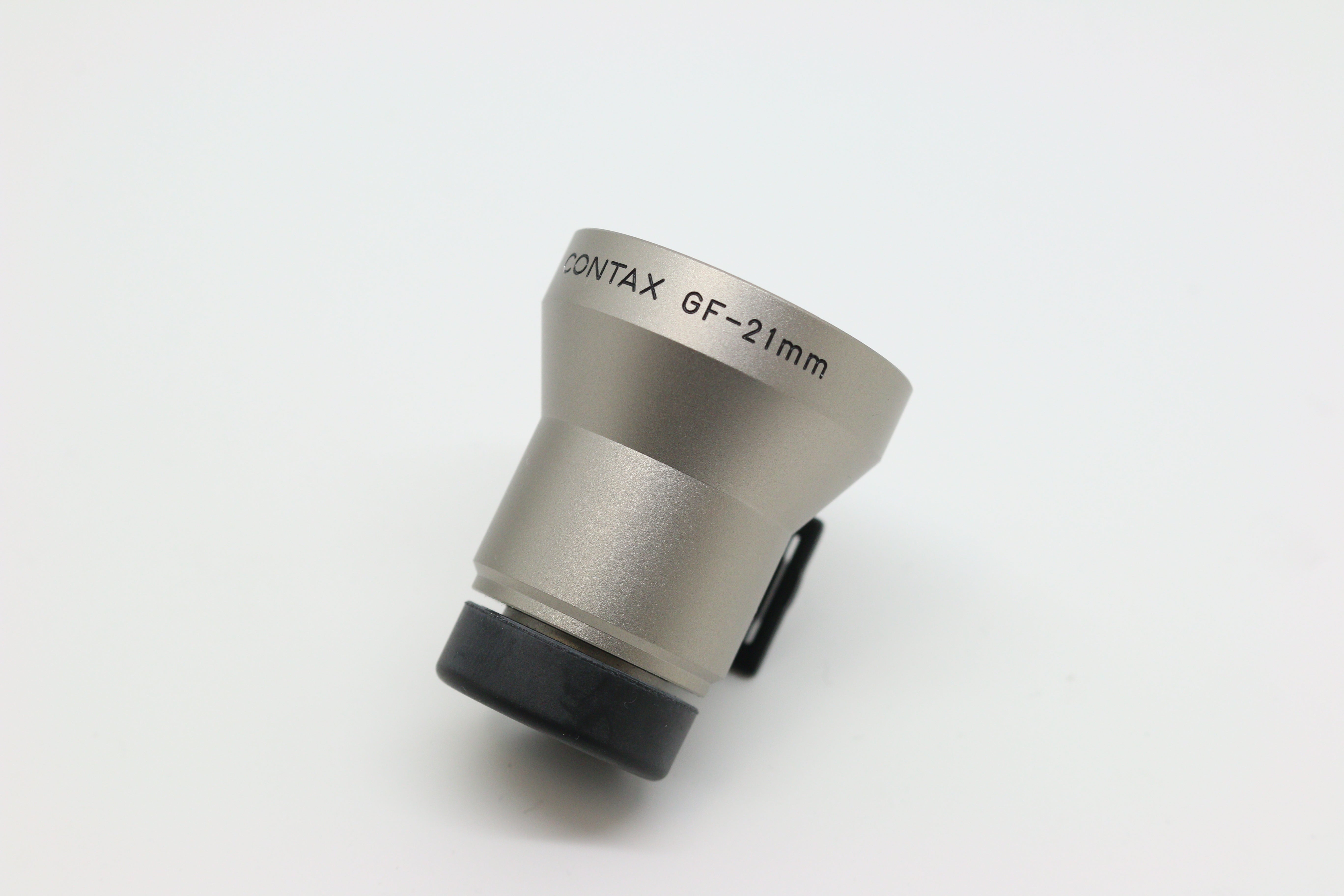 Contax Zeiss 21mm f/2.8 Biogon with GF-21 finder